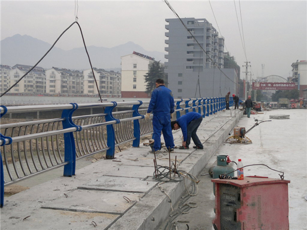 滨州不锈钢复合管护栏常见问题及解决方案
