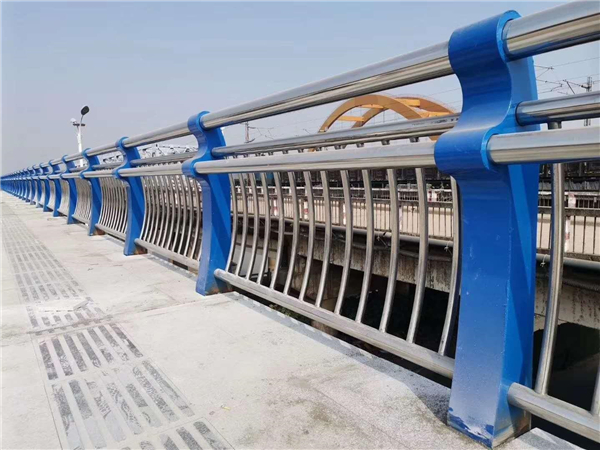 滨州304不锈钢复合管护栏的生产工艺揭秘